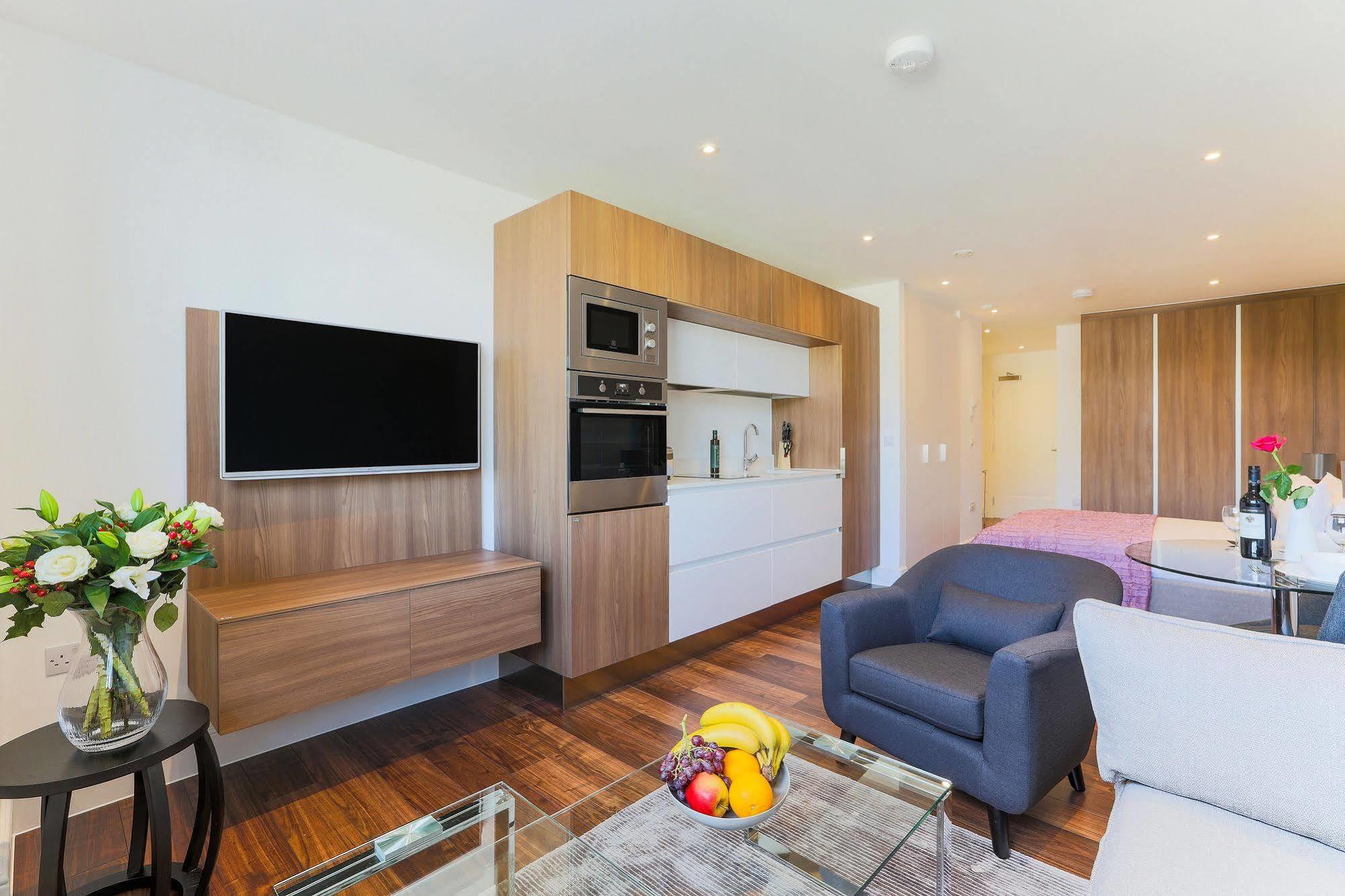 Swiss Cottage One London Luaran gambar